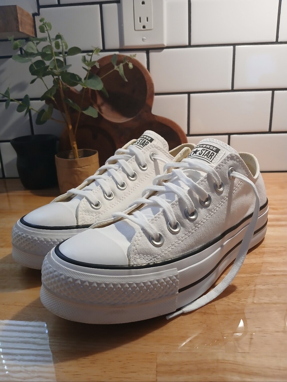 Converse Chuck Taylor Platform Low Top Sneakers - White